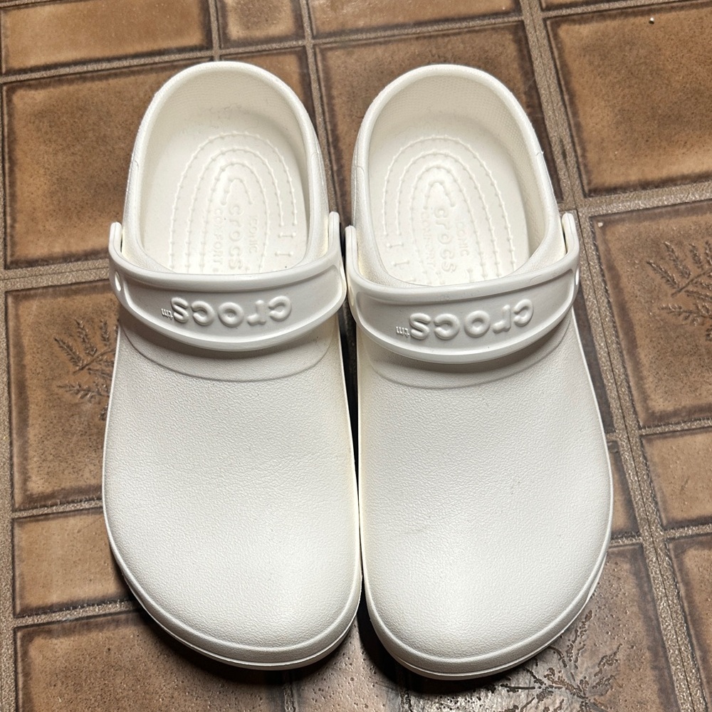 CROCS white clogs